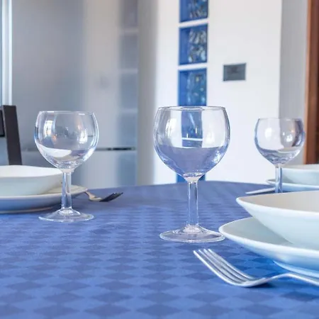 Blue Terrace - Near The City Centre Apartment